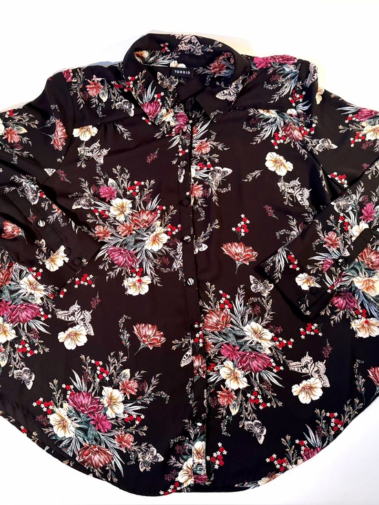 torrid Tops - Torrid Women’s 1 14-16  Floral Butterfly Button Down Chiffon Tunic Blouse Shirt